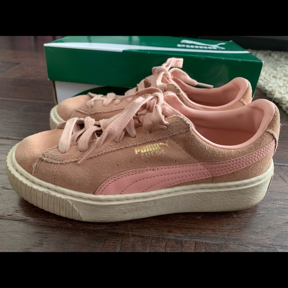 PUMA suede platform sneaker in pink - Picture 4 of 6